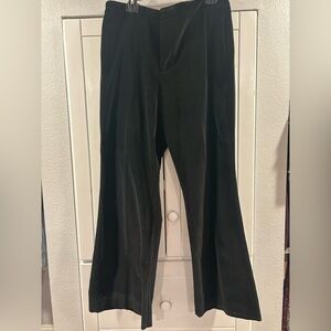 7 for all Mankind Women’s soft velvety Black trousers.